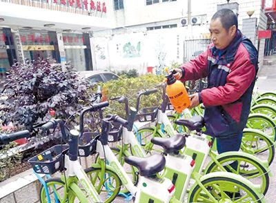 湘潭市公共自行車助力車接受“體檢”“美容”