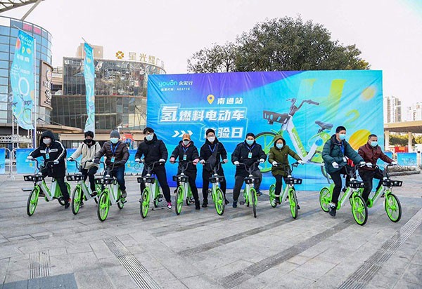 1分鐘換氫棒，續(xù)航70公里，天冷不“縮水”丨氫燃料共享單車通城“嘗鮮”